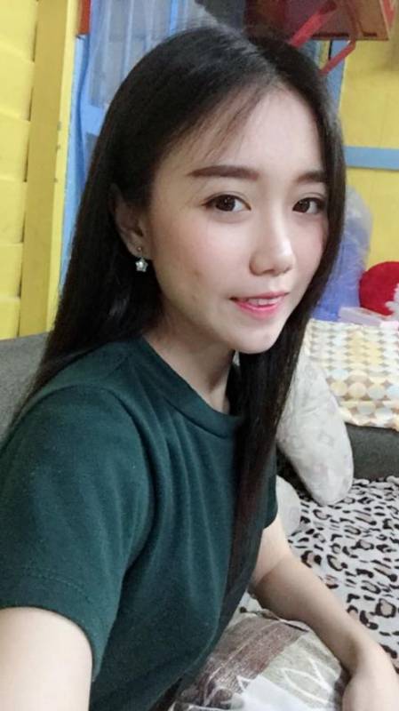 短裙女護士當眾「跨坐傷患CPR」網路爆紅！反被酸民「瘋狂嗆罵」她委屈道歉：我只是想救人....