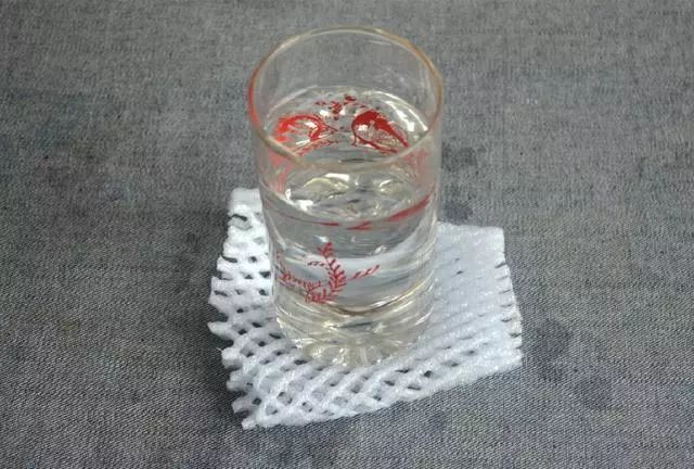 「水果網套」我再也不扔了！沒想到還有「5個大妙用」家家戶戶都需要，省錢又實用
