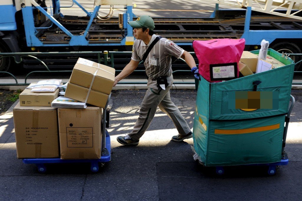 瞧不起人？送貨員被女住戶嗆「你只準搭貨梯」：小心我客訴你　當場「淡定反擊」對方秒閉嘴