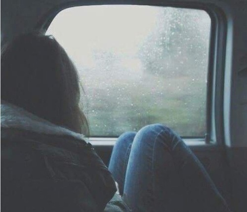 【測驗】咖啡廳外坐著四位女孩，你覺得誰是人氣女王？測出你看人的眼光有多精準！