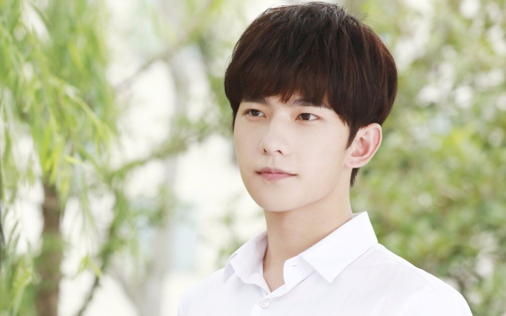 父親早逝留下寡母孤兒，家境清苦母親又腿殘，沒想到靠著「三袋米」她把兒子送進了名校！