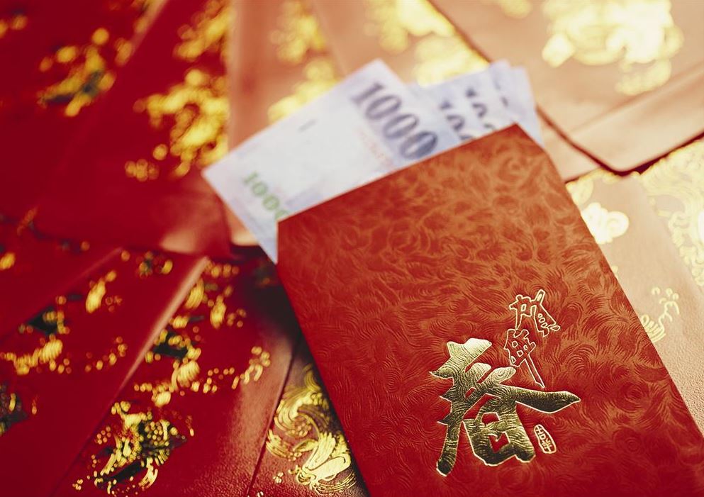 過年時我給侄子壓歲錢！大哥大嫂卻「嫌少退給我」一打開紅包我忍不住落淚