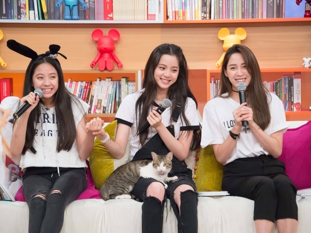 13歲歐陽娣娣「曬比基尼辣照」秀S曲線轉大人　姐姐受訪說溜嘴：「她會最早結婚當人妻！」