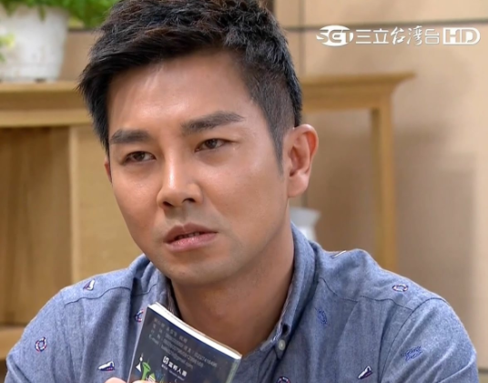 想不到「謝承均表弟」竟是紅遍亞洲的男星！他PO出返鄉「大合照」粉絲超驚訝