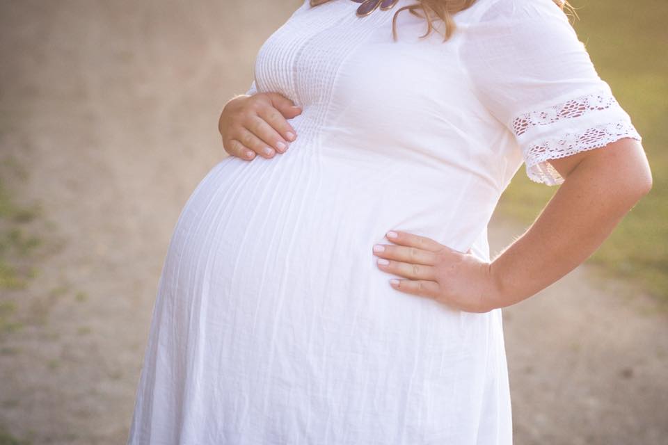 丈夫剛離開她確定懷孕，沒想到產檢時「醫師的話」讓她當場痛哭流涕！