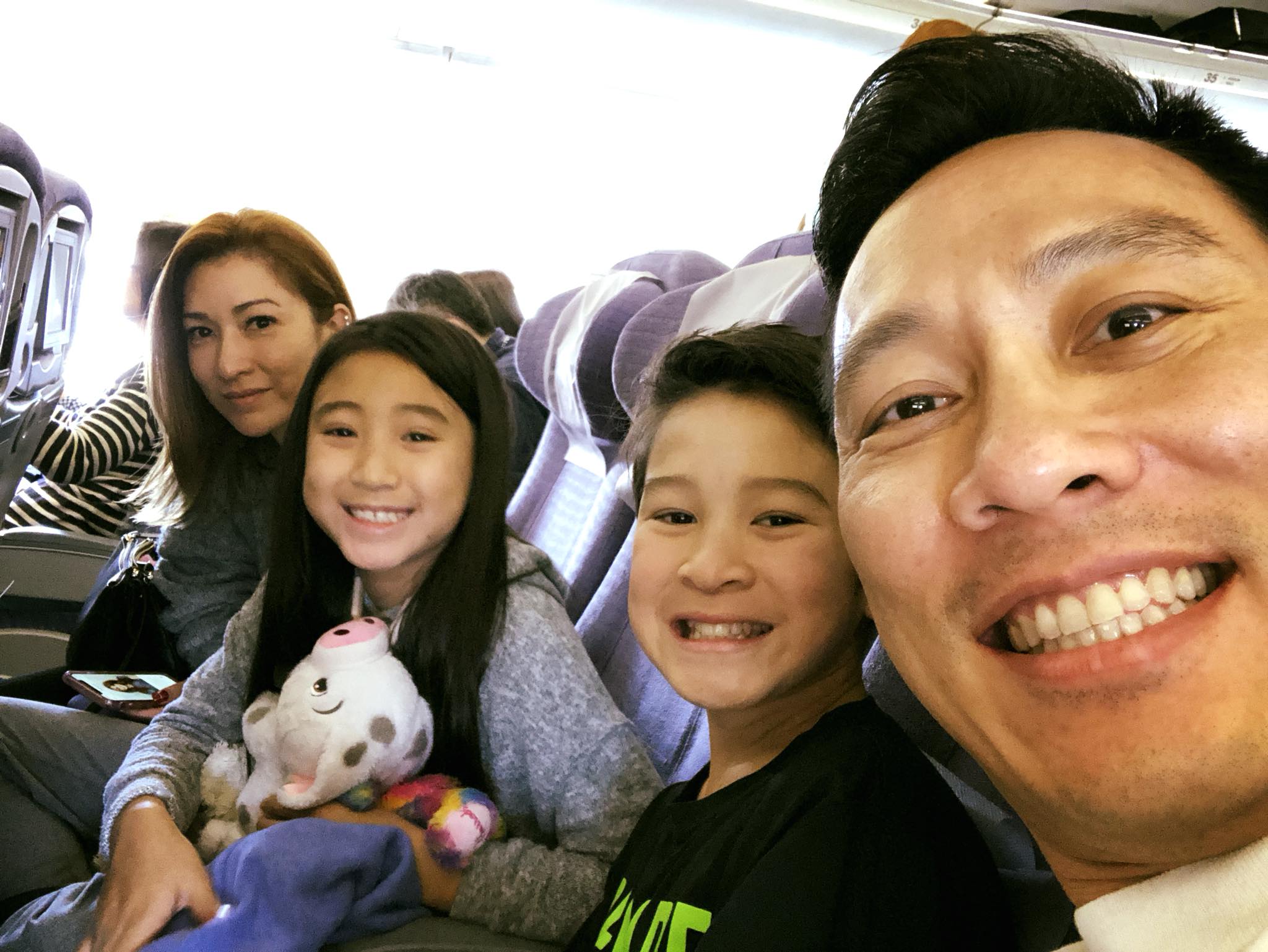 當年艾力克斯祖母當眾嫌李詠嫻：「這個女孩不能娶」！如今卻相愛21年，原來私下的他們...