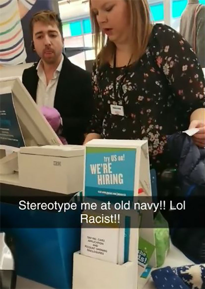 黑人被店員叫住「你身上那件是偷的」被要求脫下來！他笑笑照做「給對方最狠教訓」網拍手叫好