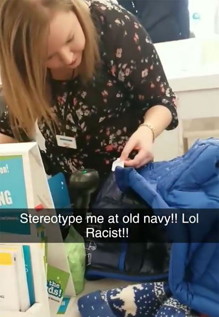 黑人被店員叫住「你身上那件是偷的」被要求脫下來！他笑笑照做「給對方最狠教訓」網拍手叫好