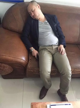 女網友曬出「曾經的神級男友」　訴苦「5年後胖到認不出來」全網笑噴：歲月是把豬飼料