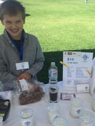 9歲男孩因「媽媽不買蘋果手錶給他」氣到自己創業　結果「1年狂賺44萬」錢多到被禁止存款！