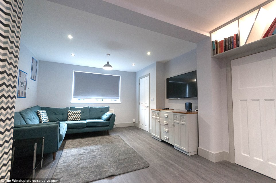 暴風雪中「這一家人被60名工人趕出家門」　8天後回到家「被眼前的景象嚇到落淚」全球讚爆！