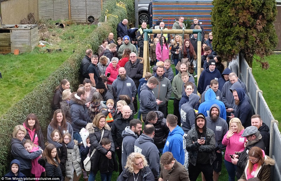 暴風雪中「這一家人被60名工人趕出家門」　8天後回到家「被眼前的景象嚇到落淚」全球讚爆！