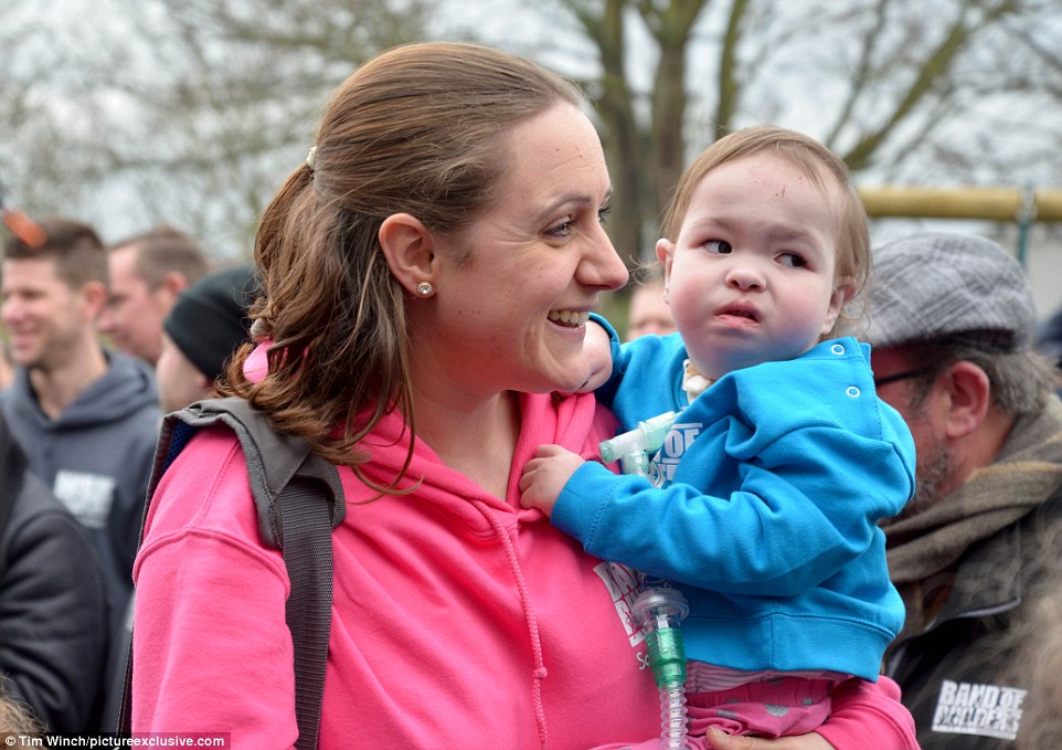 暴風雪中「這一家人被60名工人趕出家門」　8天後回到家「被眼前的景象嚇到落淚」全球讚爆！