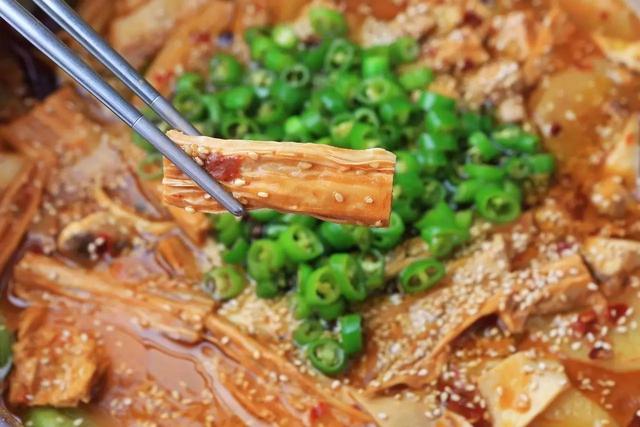 跟隔壁阿姨學到1道「美味素菜」，比肉還好吃，一口氣可以配三碗飯！
