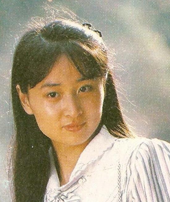 她曾是馬景濤的最愛、曾國城最想挽回的女人！當年「美艷勝過鍾麗緹」，如今54歲的她...