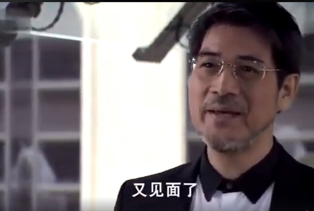 老伯「穿著隨興被店員瞧不起」唯獨她親切招呼！幾天後她收到「升遷通知」當場愣住