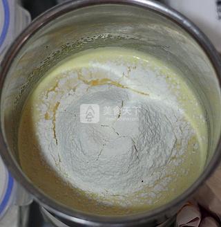 3分鐘教你「蜂蜜蛋糕」在家也能做！下午茶自己做，好吃到不夠吃～～