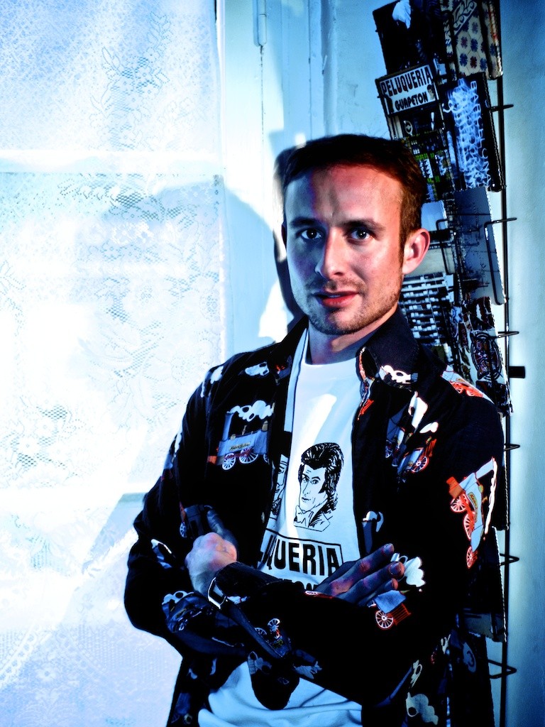 他花光積蓄買下這間「骯髒的7坪老公寓」，媽媽氣到和他冷戰，幾個禮拜後媽媽再度拜訪....太驚人了！