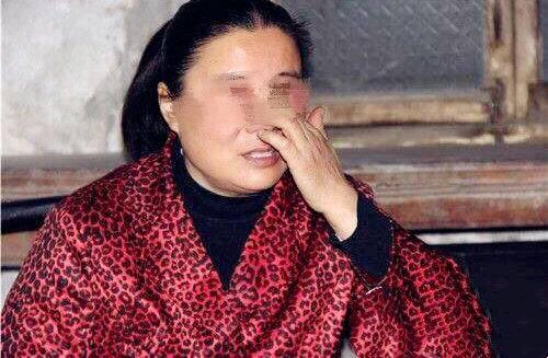 我幫女兒照顧外孫，女婿做好飯總讓我先吃，一次盛飯時「掀開鍋蓋」我忍不住落淚