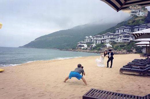 身懷絕技！24個最真實的「婚紗拍攝現場」　攝影師各種「浮誇拍照姿勢」笑翻網友啦