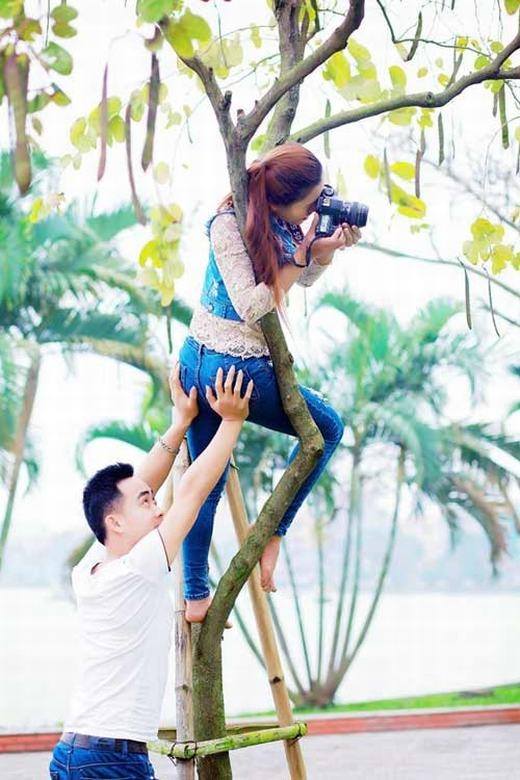 身懷絕技！24個最真實的「婚紗拍攝現場」　攝影師各種「浮誇拍照姿勢」笑翻網友啦