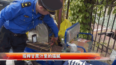 誰說現榨就新鮮？他揭露攤販「一根甘蔗榨5杯汁」的黑心手法！原來榨汁機下面藏有...