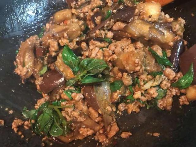 快跟著阿基師一起出好菜，超下飯的「魚香茄子」不要錯過！
