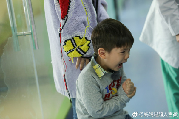 嗯哼「陪懷孕的她產檢」暖男力爆發！想跟進診間被阻止「急得對她大喊...」網友全被融化！