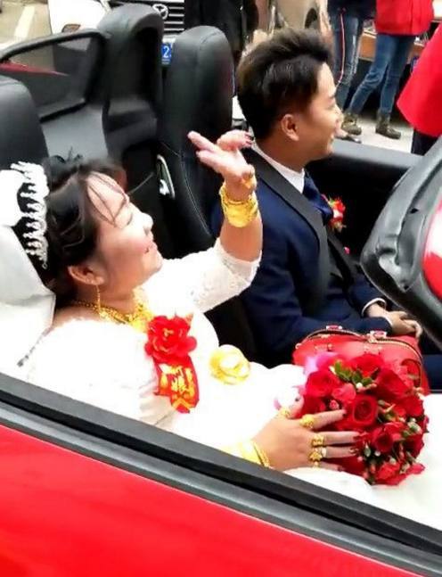 新娘只比媽媽小1歲！23歲兒子「堅持娶38歲富婆」被家族反對　婚宴前「霸氣收服公婆」搞定這場婚禮