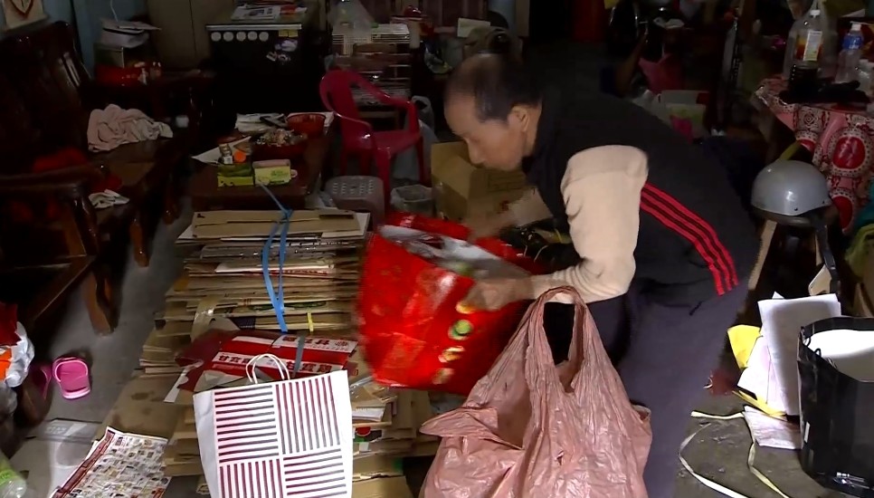 第二個陳樹菊！撿破爛「30年捐400萬」收入全捐　老婆無奈曝：「我們其實有5個孩子要養...」