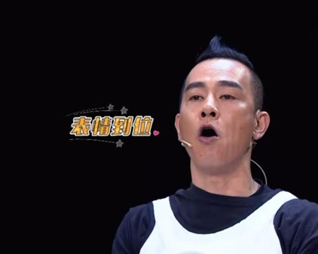 陳小春和老婆表演「超爆笑雙人體操」動作一致零失誤 ！大家看到「應采兒的表情」一秒噴笑XD