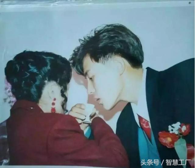 當年我媽是女神！網友曬出「爸媽零修圖年輕舊照」　張張驚艷「神顏值贏過一堆明星」爸爸根本郭富城