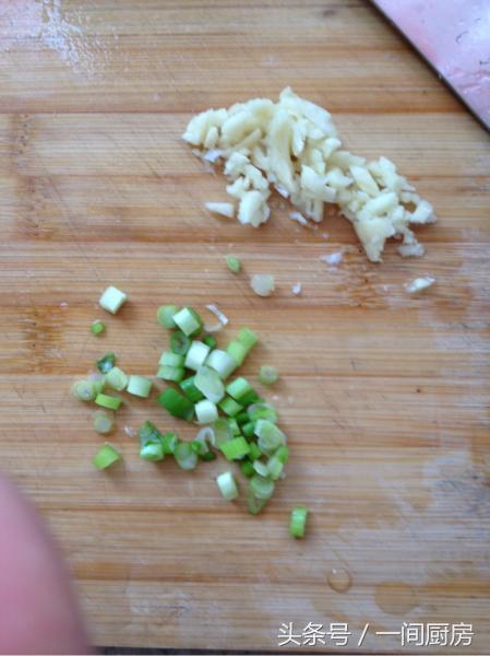 「杏鮑菇」這樣炒超級下飯，一上桌盤子就空了，比吃大魚大肉還滿足！