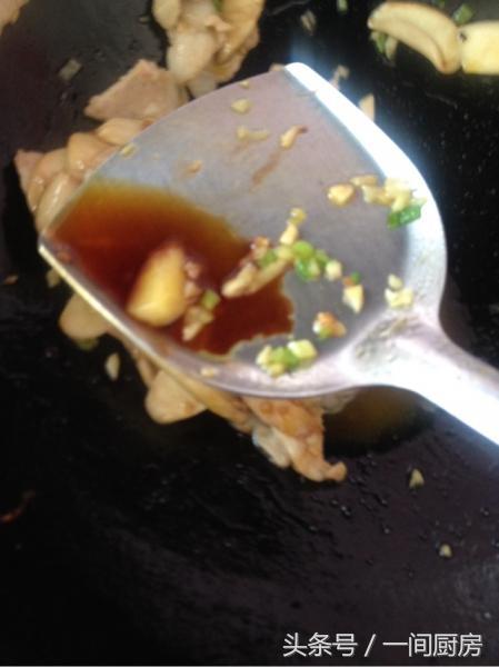 「杏鮑菇」這樣炒超級下飯，一上桌盤子就空了，比吃大魚大肉還滿足！