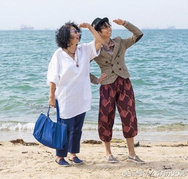 最棒祖孫合照！攝影師要求「年輕人和爺爺奶奶交換打扮」　第3對「古板爺爺→嘻哈潮男」比孫子還帥！