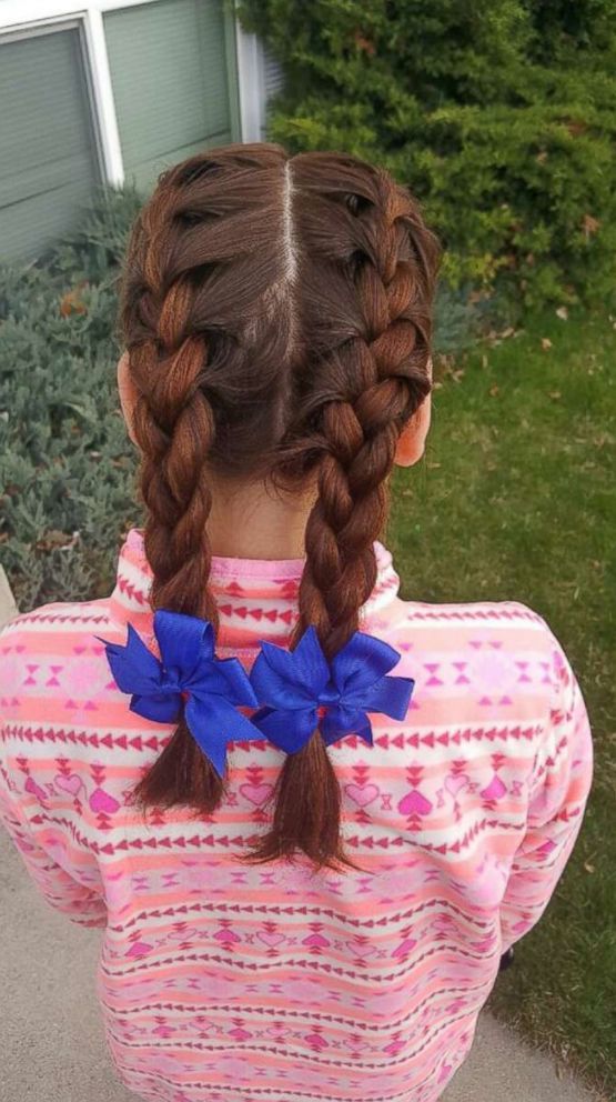 11歲女孩失去媽媽「每天頂著凌亂馬尾」上學　女司機看不下去「親手為她編出最美髮辮」暖翻