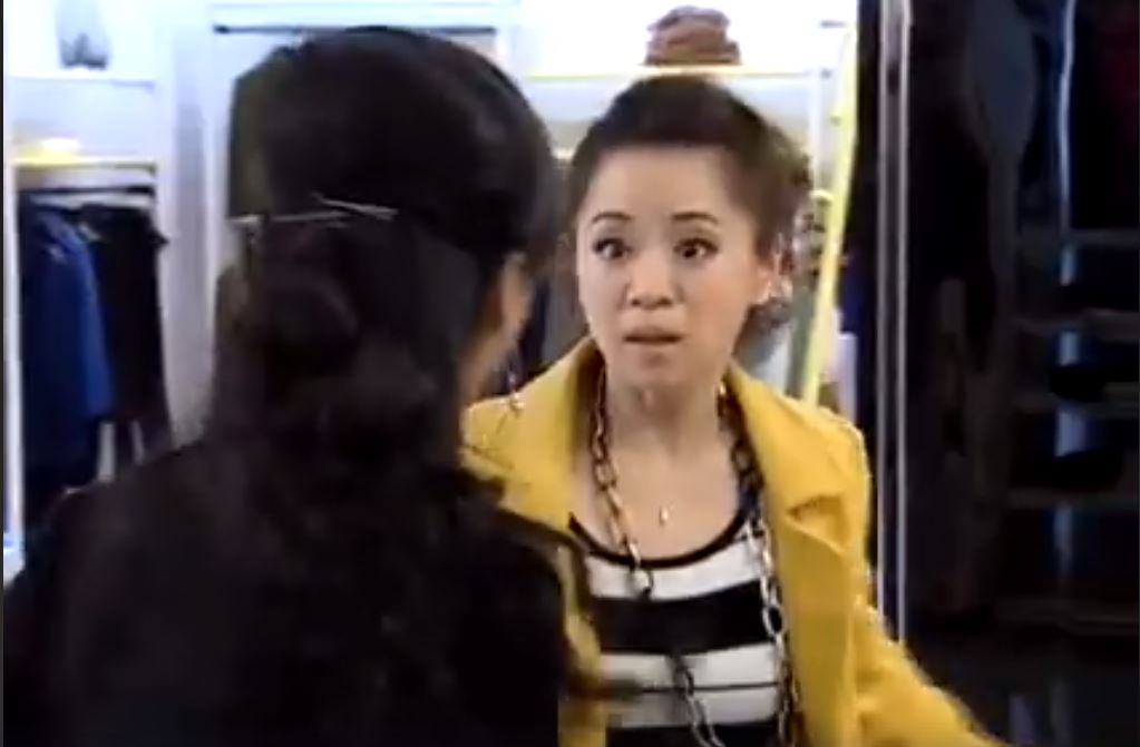 新任店長「假裝顧客」視察店內，卻發現「員工竟偷偷在背後...」氣得她當場開除！