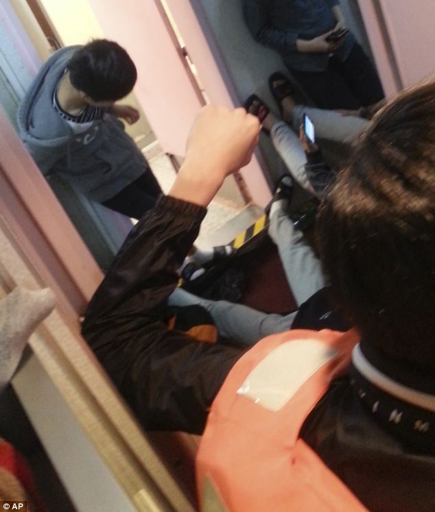 畢業旅行「船難帶走300人」慘變悲劇，學生最後畫面「向父母告白」讓人眼淚決堤...