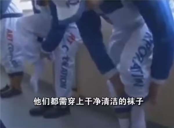日本的搬家公司有多專業？他們連搬家都「貼心到爆的服務 」一曝光… 電話立刻被打爆預約滿到年底！