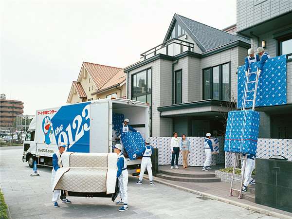 日本的搬家公司有多專業？他們連搬家都「貼心到爆的服務 」一曝光… 電話立刻被打爆預約滿到年底！
