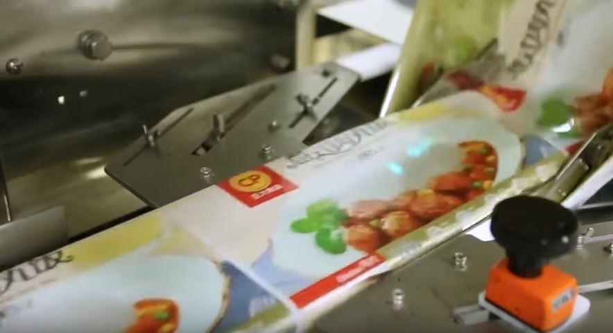 原來「超商便當」這樣來的！全程機器操作「生米→滿滿配料便當」網友驚呼：難怪那麼貴！