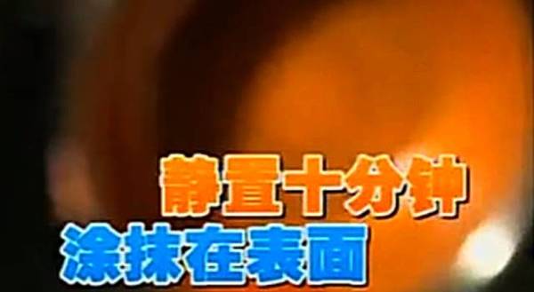 洗碗精裡加1點，鐵鍋黑印全沒了，家家戶戶都會用到的！