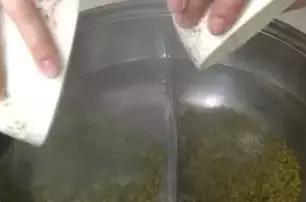 教你3分鐘把「綠豆煮開花」，自己在家就能煮出「綠豆湯」好喝又消暑！