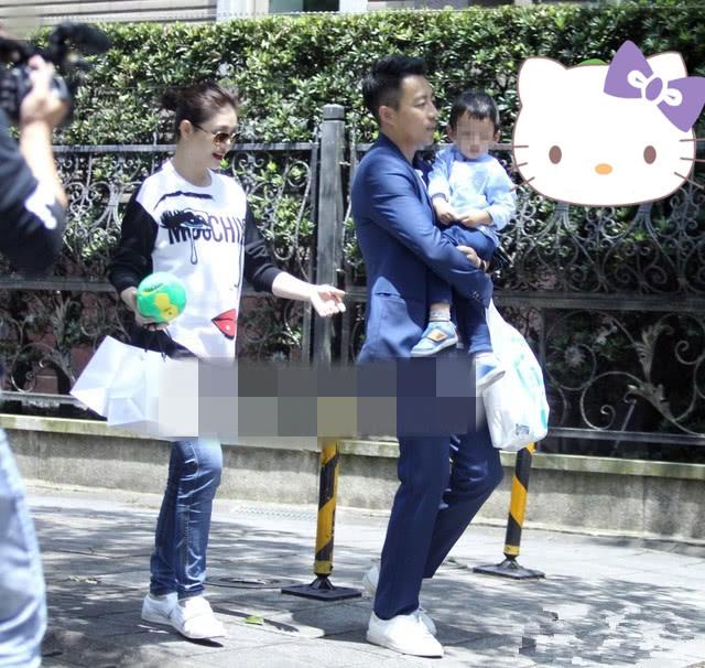 大S宣布「懷第三胎」後首次現身，照片曝光「挺孕肚和老公兒子一起...」網友直呼：有夠拚！