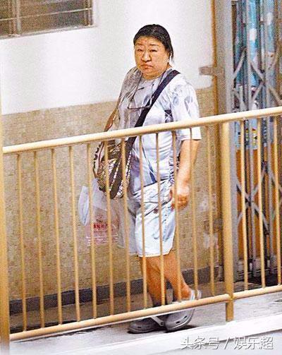 大明星如何對待「窮親戚」？「他」讓親哥當助理兼司機，「他」捐56億卻不管窮姐姐？