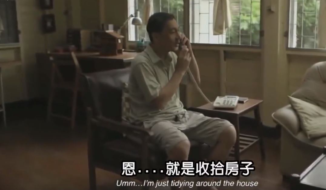 每次打電話爸爸總說自己過得很好，有次我「偷跑回家卻發現爸爸早已…」我淚流滿面！