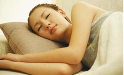 女子午睡醒來驚見「自己的腿」放聲尖叫！沒想到丈夫竟對她做「一件事」...差點被她打死！