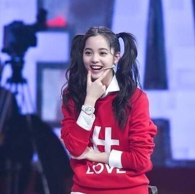 全家都是明星！一看歐陽龍、傅娟「剛出道的模樣」...立刻明白「歐陽娜娜三姊妹」各是像誰！