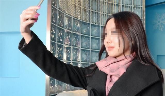 妻子和丈夫逛街購物「偶遇男同事」，4歲兒子無心多了句嘴，竟瞬間「拆散3個家庭」...