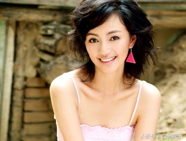 嫁豪門卻「從不炫富」的4位女星！老公都是總裁、「她」更被稱嫁入豪門的模範！